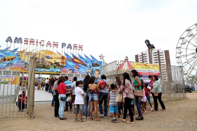 Crianças e adolescentes de entidades de acolhimento passam a tarde em parque