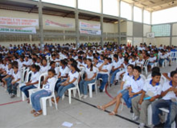 Crianças e adolescentes têm aula de cidadania