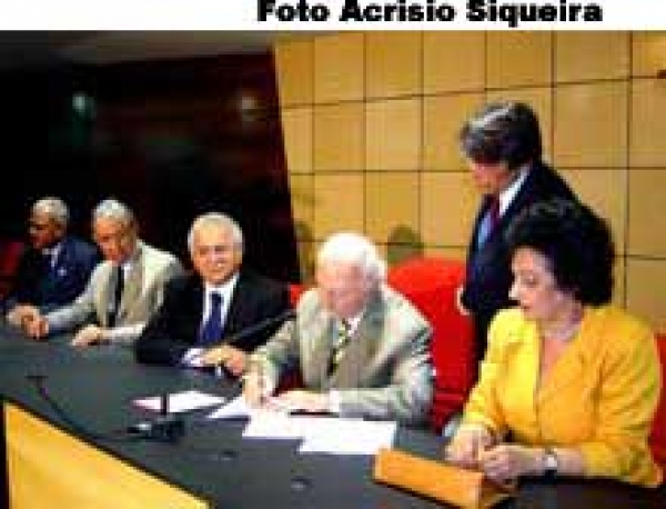 Pascoal sanciona Fundo de Defesa Ambiental